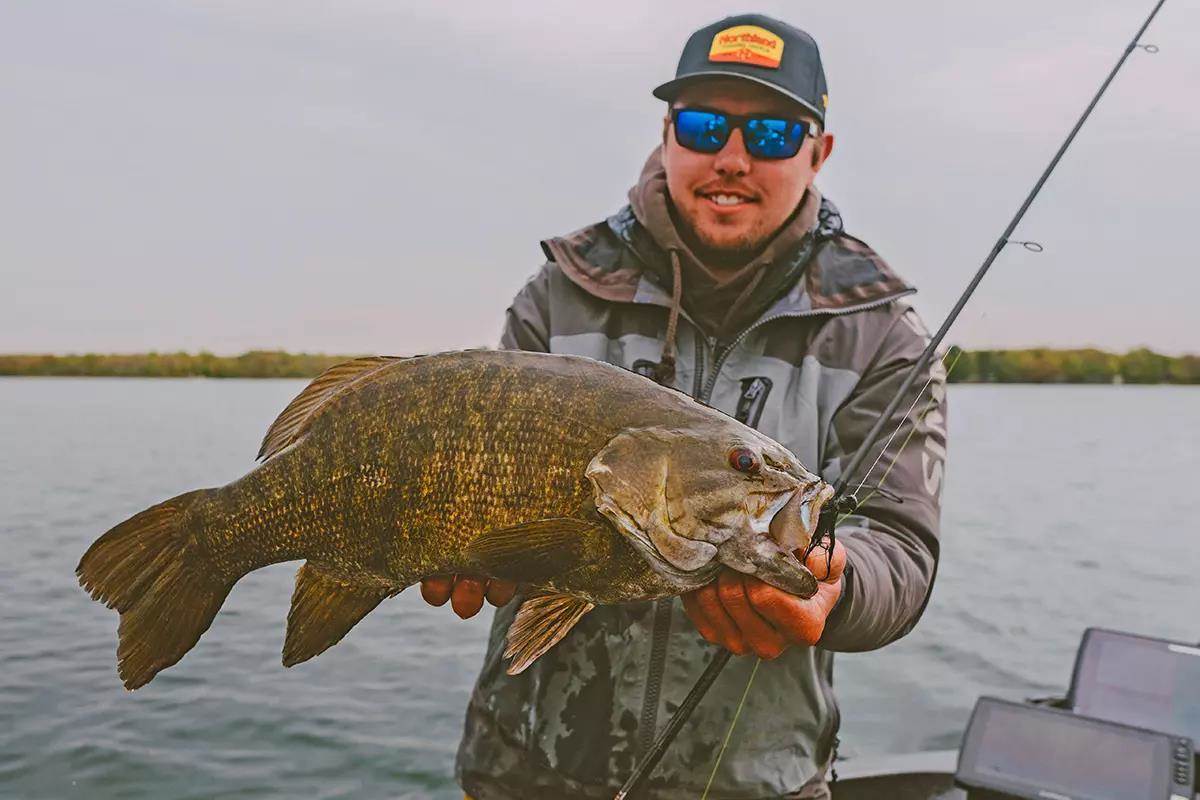 Cracking the Code: Smallmouth Bass Fishing with Forward-Facing Sonar